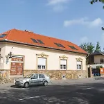 Karin Budapest